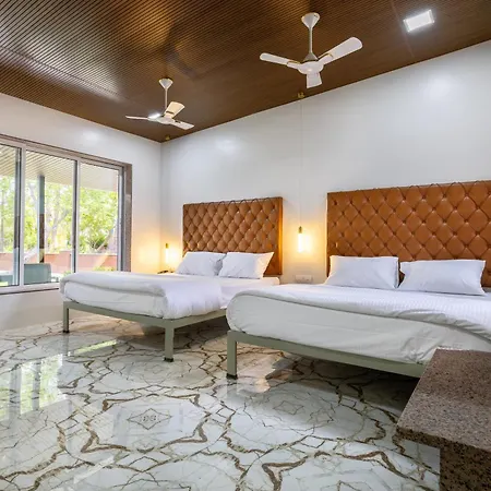 Coco Bliss By Mauli Stays Manor Exterior photo
